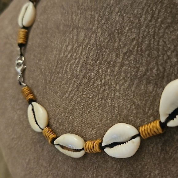 VTG Macrame Cowrie Shell Men's Surfer Choker Necklace - Picture 6 of 6